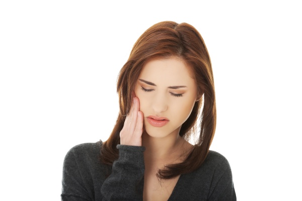 Who Performs Wisdom Tooth Extraction?